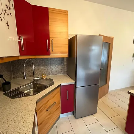 Modernes Boardinghouse Mit Terrasse Und Garten In Offenburg-bohlsbach *